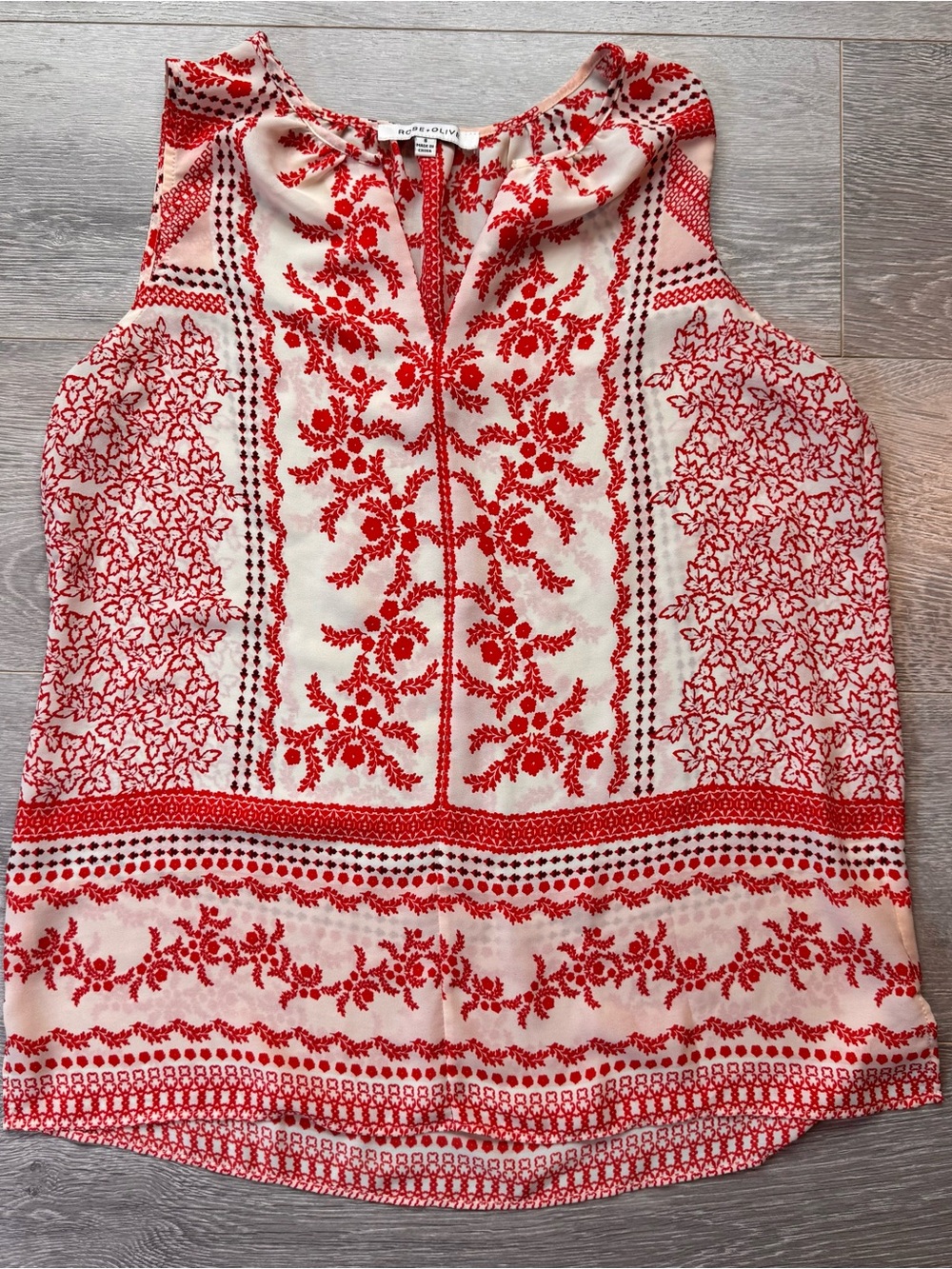 Rose + Olive Red White Patterned Sleeveless Blouse Split V-Neck S